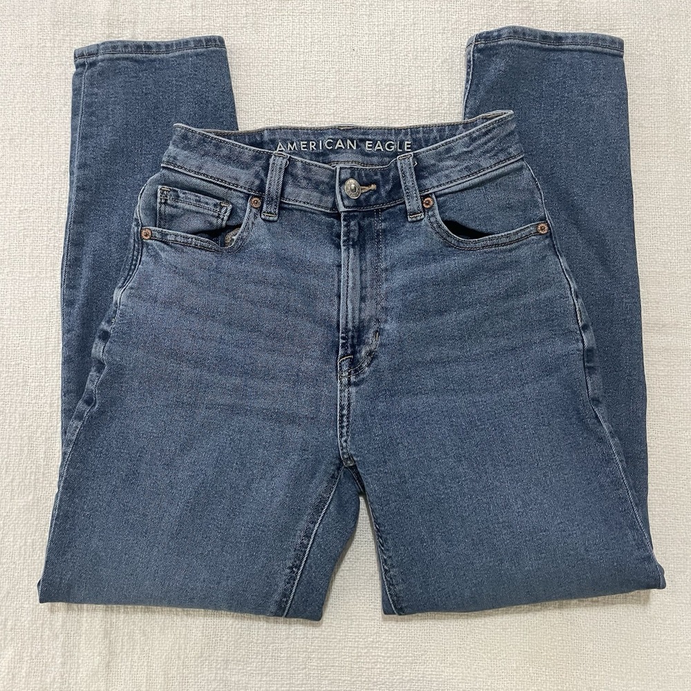 American Eagle mom jeans Long Size 00 Short High rise‎ Stretch medium wash Denim